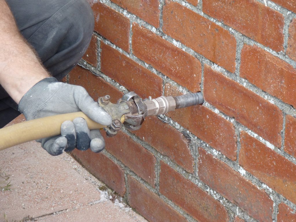 cavity walls installing retrofitting insulation